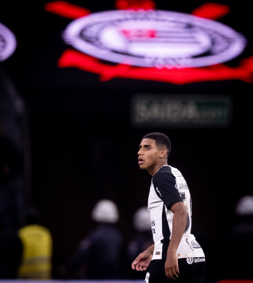 Gui Neg�o concentrado na partida entre Corinthians e Bahia