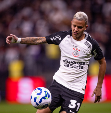 Kayke foi um dos titulares de Dorival J�nior na partida contra o Bahia