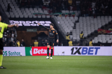 Gustavo Henrique em campo durante jogo do Corinthians contra o Flamengo