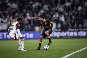 Matheus Bidu em a��o durante jogo do Corinthians contra o Flamengo