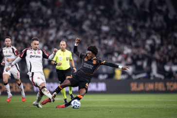 Talles Magno durante jogo do Corinthians contra o Flamengo