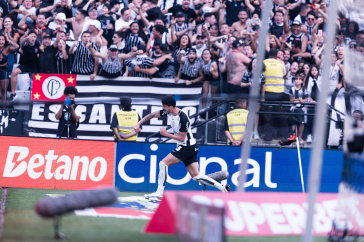 Gustavo Henrique comemora gol marcado diante do Botafogo