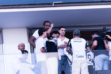 Jo�o F�lix, Renan Lodi, Jo�o Cancelo e Wesley no camarote da Neo Qu�mica Arena