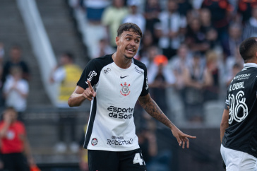 Jo�o Pedro durante jogo do Corinthians contra o Botafogo