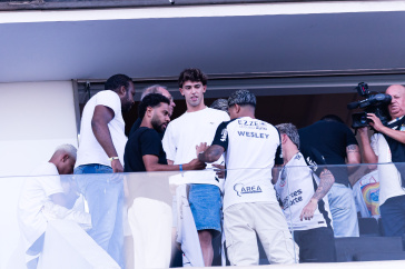 Renan Lodi, Jo�o F�lix e Wesley no camarote da Neo Qu�mica Arena durante jogo do Corinthians
