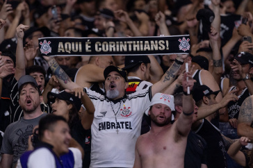 Torcida do Corinthians presente no Mineir�o para jogo contra o Cruzeiro pela Copa do Brasil