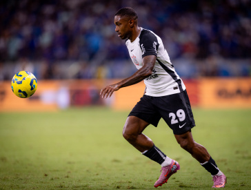 Vitinho durante decis�o do Corinthians contra o Cruzeiro pela Copa do Brasil