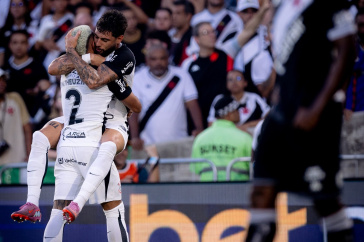 Matheuzinho e Yuri Alberto comemorando gol na final da Copa do Brasil