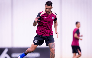 Raniele em treinamento do Corinthians