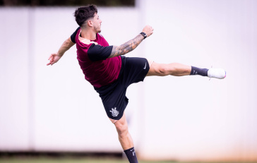Rodrigo Garro em treinamento do Corinthians