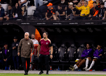 Dorival J�nior e Lucas Silvestre em a��o no D�rbi
