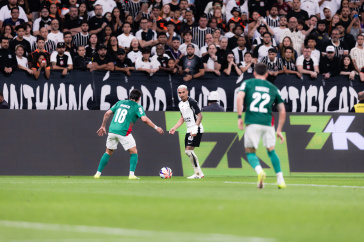 Matheuzinho em a��o durante D�rbi pelo Paulista