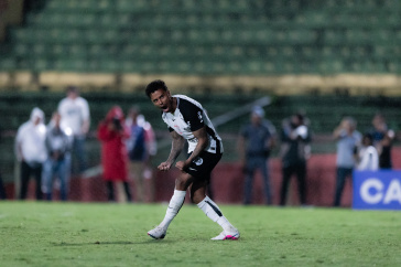 Allan comemora p�nalti convertido