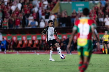 Allan em a��o contra a Portuguesa no Paulista
