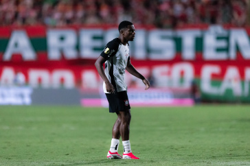 Andr� Luiz em a��o contra a Portuguesa pelo Paulista