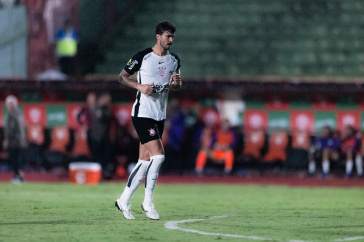 Gustavo Henrique em a��o diante da Portuguesa pelo Paulista
