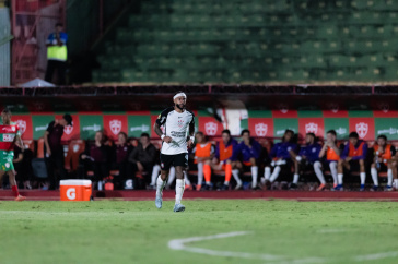 Memphis Depay em a��o contra a Portuguesa no Paulista