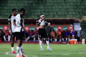Memphis Depay lamenta p�nalti cometido