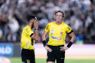 Raphael Claus antes de a bola rolar