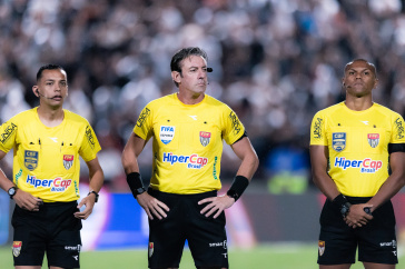 Raphael Claus ao lado Fabiano Monteiro dos Santos e Denis Matheus Afonso Ferreira