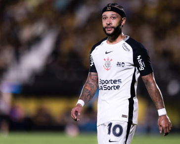 Memphis Depay em a��o contra o Novorizontino pelo Paulista