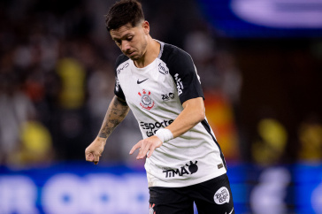 O meia Rodrigo Garro no jogo contra o Flamengo