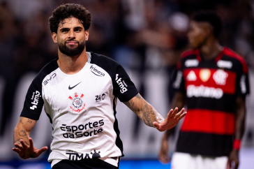 Yuri Alberto pedindo calma ap�s empatar a partida contra o Flamengo