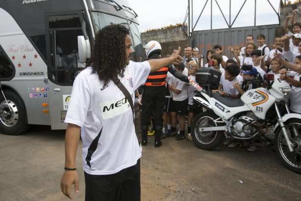 Perdigão chegando ao estádio antes da partida válida pela Segunda Divisao do Campeonato Brasileiro 2008, realizada no estádio Serejão/Serejão, em Taguatinga, Distrito Federal, neste sábado a tarde