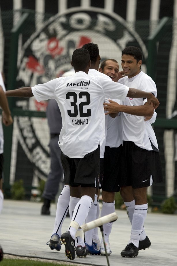 SP - CORINTHIANS/SP X FORTALEZA/CE- ESPORTES - na partida válida pelo Campeonato Brasileiro da Segunda Divisao 2008, realizada no estádio do Pacaembu, neste sábado a tarde