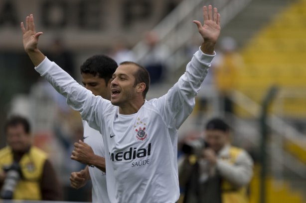 SP - CORINTHIANS/SP X FORTALEZA/CE- ESPORTES - na partida válida pelo Campeonato Brasileiro da Segunda Divisao 2008, realizada no estádio do Pacaembu, neste sábado a tarde