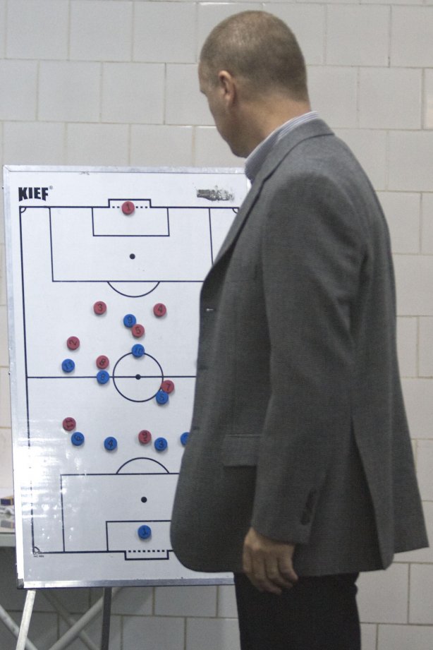 SP - CORINTHIANS/SP X SPORT/RECIFE- ESPORTES - Mano Menezes nos vestiários antes da primeira partida da decisão da Copa do Brasil 2008, realizada no estádio do Morumbi, nesta quarta-feira a noite