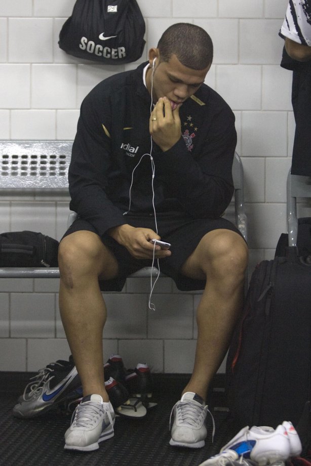 SP - CORINTHIANS/SP X SPORT/RECIFE- ESPORTES - Nilton nos vestiários antes da primeira partida da decisão da Copa do Brasil 2008, realizada no estádio do Morumbi, nesta quarta-feira a noite