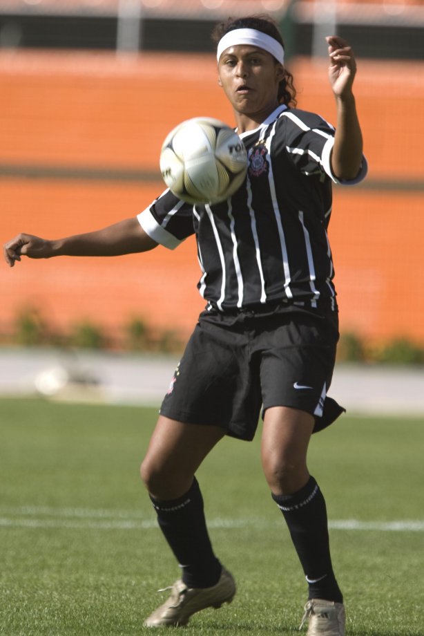 Campeonato Paulista de futebol feminino; Corinthians x Cotia Kurdana; Deva durante partida realizada hoje, sábado a tarde no estádio do Pacaembu;