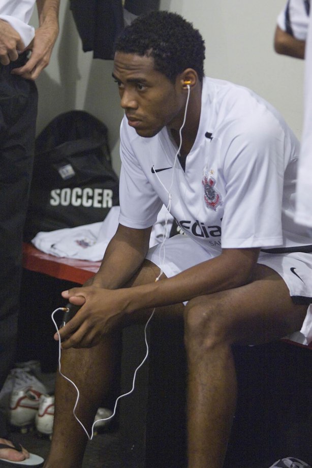 SP - BRAGANTINO/BRAGANCA PAULISTA X CORINTHIANS/SP - ESPORTES - nos vestiários antes da partida válida pelo Campeonato Brasileiro da segunda divisão 2008, primeiro turno, realizada no estádio Santa Cruz, em Ribeirão Preto, interior de São Paulo, nesta quarta-feira a noite