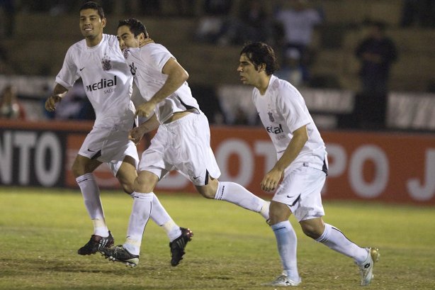 SP - BRAGANTINO/BRAGANCA PAULISTA X CORINTHIANS/SP - ESPORTES - durante partida válida pelo Campeonato Brasileiro da segunda divisão 2008, primeiro turno, realizada no estádio Santa Cruz, em Ribeirão Preto, interior de São Paulo, nesta quarta-feira a noite
