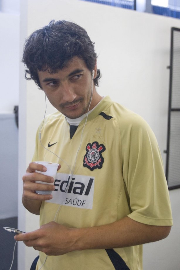 SP - CORINTHIANS X BAHIA - ESPORTES - nos vestiários antes da partida válida pelo Campeonato Brasileiro da segunda divisão 2008, primeiro turno, realizada no estádio do Pacaembu, zona oeste da cidade, neste sábado a tarde