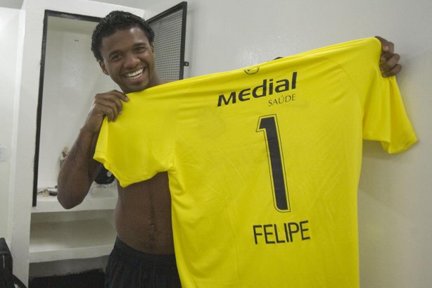 SP - CORINTHIANS X BAHIA - ESPORTES - nos vestiários antes da partida válida pelo Campeonato Brasileiro da segunda divisão 2008, primeiro turno, realizada no estádio do Pacaembu, zona oeste da cidade, neste sábado a tarde