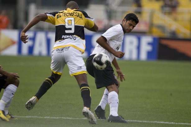 SP - CORINTHIANS/SP X CRICIUMA/SC - ESPORTES - durante partida válida pelo Campeonato Brasileiro da segunda divisão 2008, primeiro turno, realizada no estádio do Pacaembu, zona oeste da cidade, neste sábado a tarde