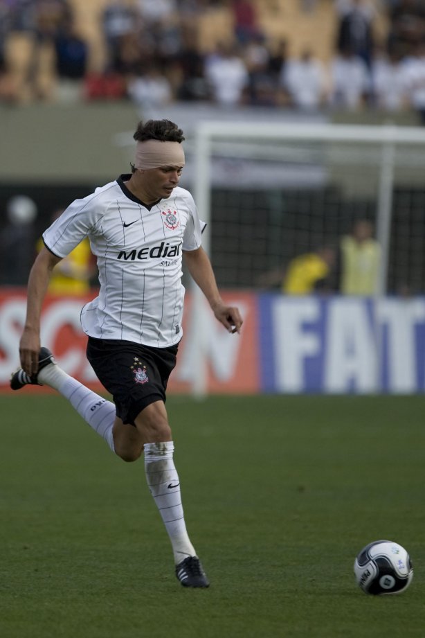 SP - CORINTHIANS/SP X CRICIUMA/SC - ESPORTES - durante partida válida pelo Campeonato Brasileiro da segunda divisão 2008, primeiro turno, realizada no estádio do Pacaembu, zona oeste da cidade, neste sábado a tarde