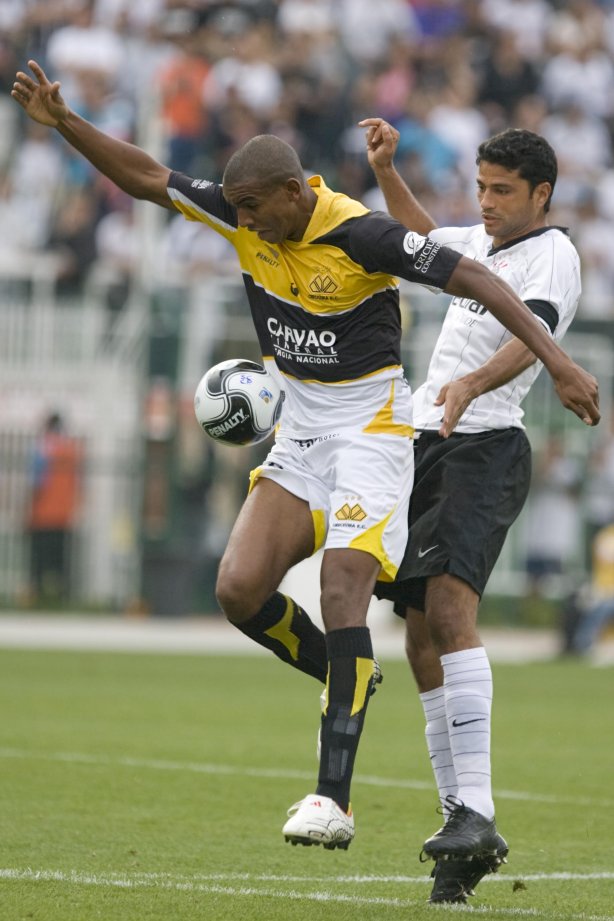SP - CORINTHIANS/SP X CRICIUMA/SC - ESPORTES - durante partida válida pelo Campeonato Brasileiro da segunda divisão 2008, primeiro turno, realizada no estádio do Pacaembu, zona oeste da cidade, neste sábado a tarde