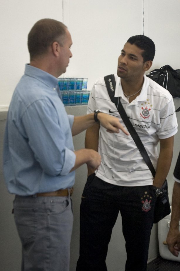 SP - CORINTHIANS/SP X CRICIUMA/SC - ESPORTES - nos vestiários antes da partida válida pelo Campeonato Brasileiro da segunda divisão 2008, primeiro turno, realizada no estádio do Pacaembu, zona oeste da cidade, neste sábado a tarde
