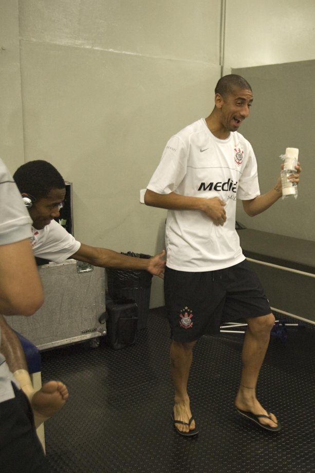 SP - CORINTHIANS/SP X CRICIUMA/SC - ESPORTES - nos vestiários antes da partida válida pelo Campeonato Brasileiro da segunda divisão 2008, primeiro turno, realizada no estádio do Pacaembu, zona oeste da cidade, neste sábado a tarde