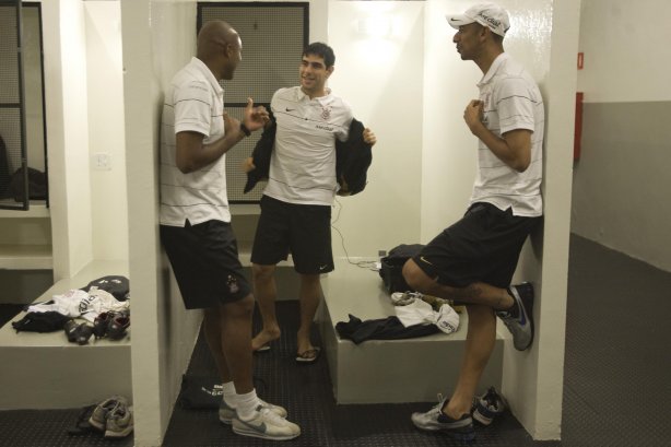 SP - CORINTHIANS/SP X CRICIUMA/SC - ESPORTES - nos vestiários antes da partida válida pelo Campeonato Brasileiro da segunda divisão 2008, primeiro turno, realizada no estádio do Pacaembu, zona oeste da cidade, neste sábado a tarde