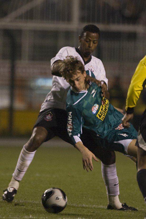SP - CORINTHIANS/SP X JUVENTUDE/RS - ESPORTES - durante partida válida pelo Campeonato Brasileiro da segunda divisão 2008, primeiro turno, realizada no estádio do Pacaembu, zona oeste da cidade, nesta terca-feira a noite