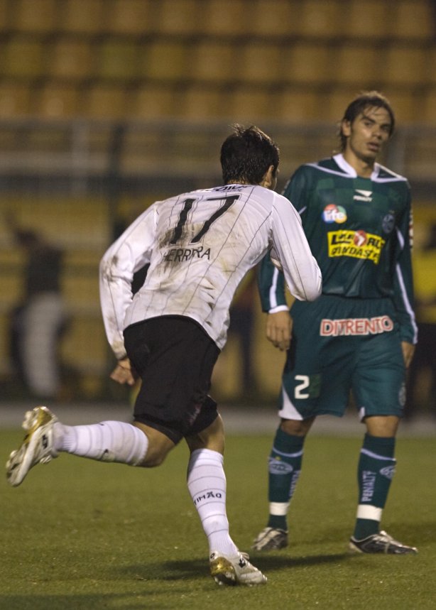 SP - CORINTHIANS/SP X JUVENTUDE/RS - ESPORTES - durante partida válida pelo Campeonato Brasileiro da segunda divisão 2008, primeiro turno, realizada no estádio do Pacaembu, zona oeste da cidade, nesta terca-feira a noite