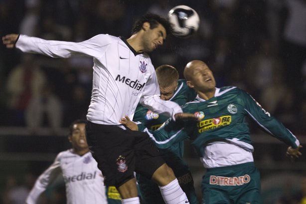 SP - CORINTHIANS/SP X JUVENTUDE/RS - ESPORTES - durante partida válida pelo Campeonato Brasileiro da segunda divisão 2008, primeiro turno, realizada no estádio do Pacaembu, zona oeste da cidade, nesta terca-feira a noite