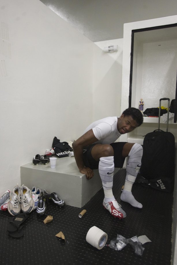 SP - CORINTHIANS/SP X JUVENTUDE/RS - ESPORTES - nos vestiários antes da partida válida pelo Campeonato Brasileiro da segunda divisão 2008, primeiro turno, realizada no estádio do Pacaembu, zona oeste da cidade, nesta terca-feira a noite