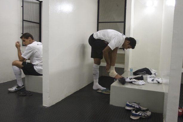 SP - CORINTHIANS/SP X JUVENTUDE/RS - ESPORTES - nos vestiários antes da partida válida pelo Campeonato Brasileiro da segunda divisão 2008, primeiro turno, realizada no estádio do Pacaembu, zona oeste da cidade, nesta terca-feira a noite