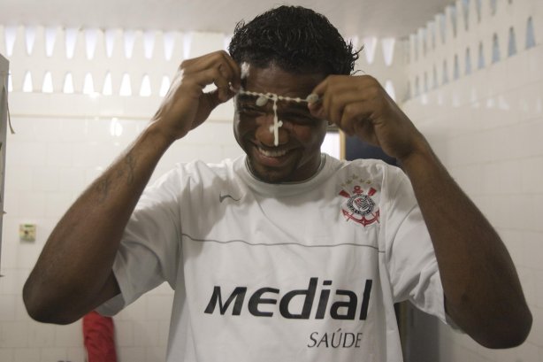AL - CRB/ALAGOAS X CORINTHIANS/SP - ESPORTES - nos vestiários antes da partida válida pelo Campeonato Brasileiro da segunda divisão 2008, primeira partida do returno, realizada no estádio Rei Pelé, neste sábado a tarde