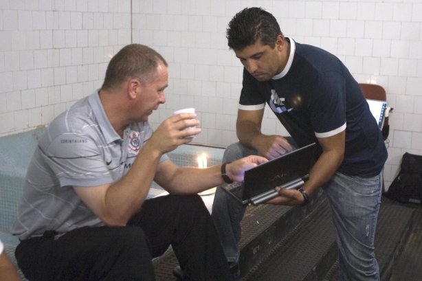 AL - CRB/ALAGOAS X CORINTHIANS/SP - ESPORTES - nos vestiários antes da partida válida pelo Campeonato Brasileiro da segunda divisão 2008, primeira partida do returno, realizada no estádio Rei Pelé, neste sábado a tarde